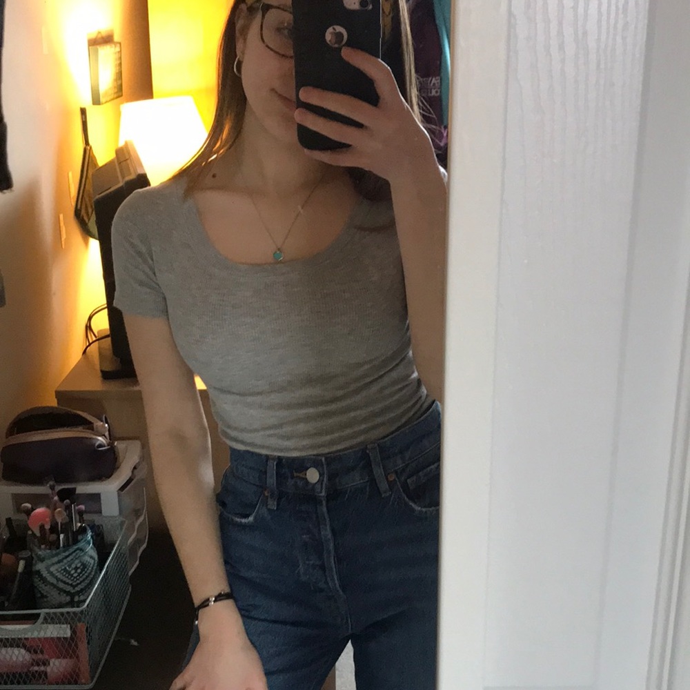 Basic Ribbed Grey Tee - Picture 2 of 4